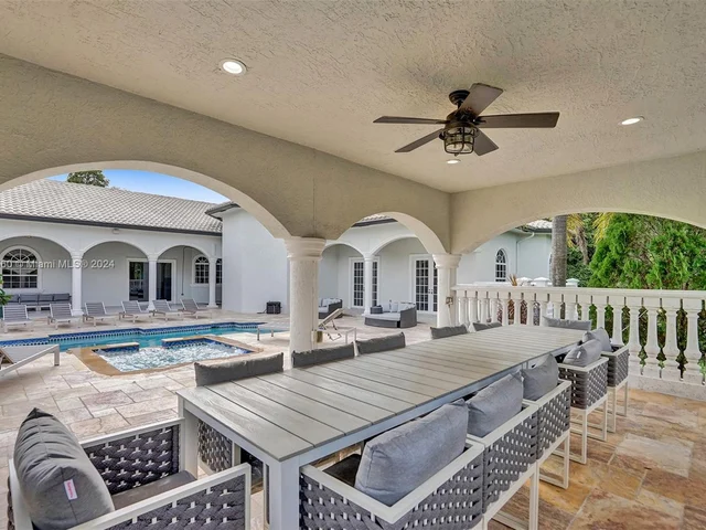 13751 Pine Meadow Ct, Davie FL 33325