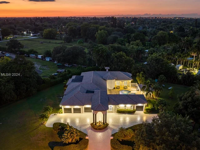 13751 Pine Meadow Ct, Davie FL 33325