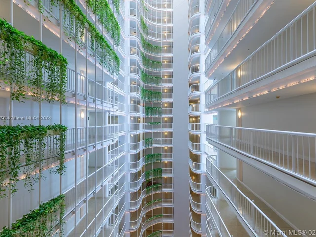 1717 N Bayshore Dr # 3738, Miami FL 33132