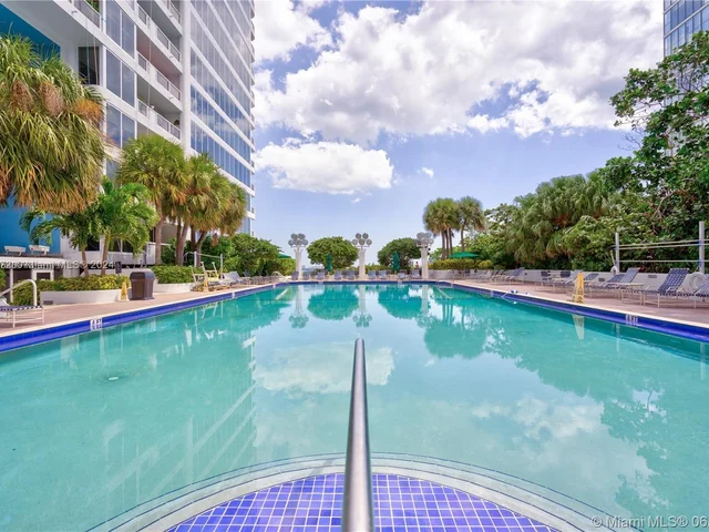 1717 N Bayshore Dr # 3738, Miami FL 33132