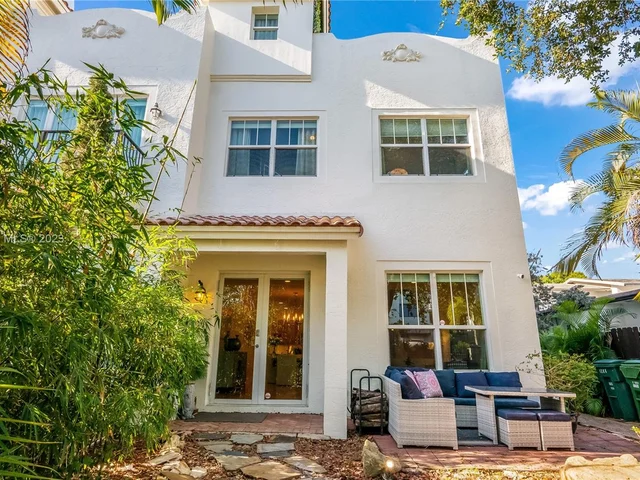 1208 SE 1st St, Fort Lauderdale FL 33301