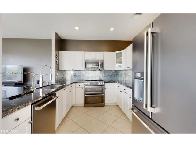 14666 SW 132nd Ct, Miami FL 33186