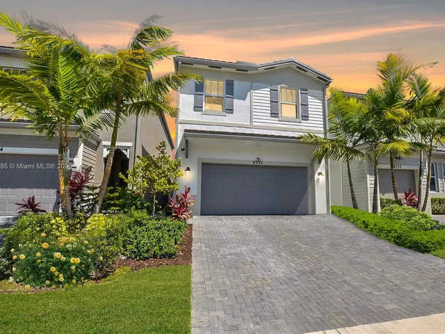 4932 NW 48th Ter, Tamarac FL 33319