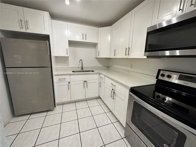 15225 NE 6th Ave # B304, Miami FL 33162