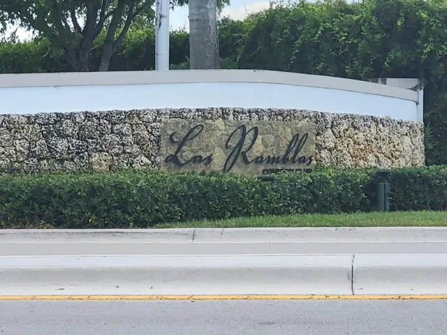 941 NW 97th Ct, Miami FL 33172