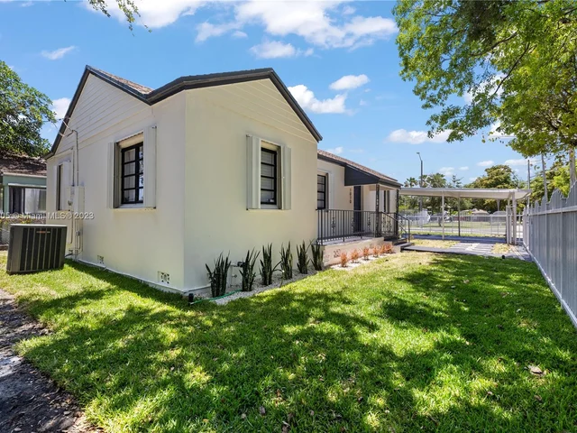 1070 NW 48th St, Miami FL 33127