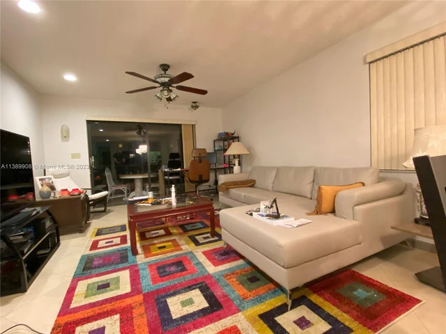 6095 N Sabal Palm Blvd # 212, Tamarac FL 33319