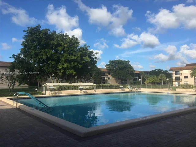 6095 N Sabal Palm Blvd # 212, Tamarac FL 33319