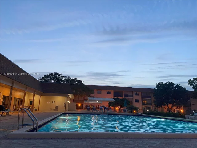 6095 N Sabal Palm Blvd # 212, Tamarac FL 33319