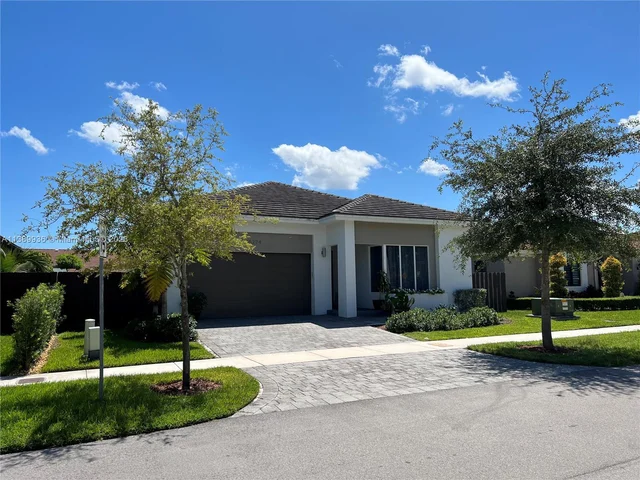 15274 SW 176th Ln, Miami FL 33187