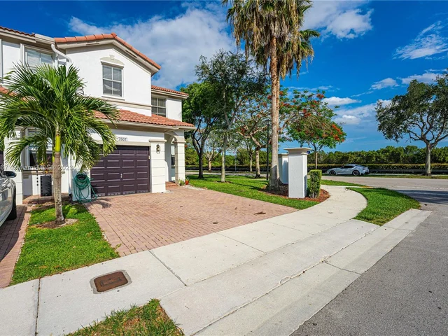 7807 NW 110th Ave, Doral FL 33178