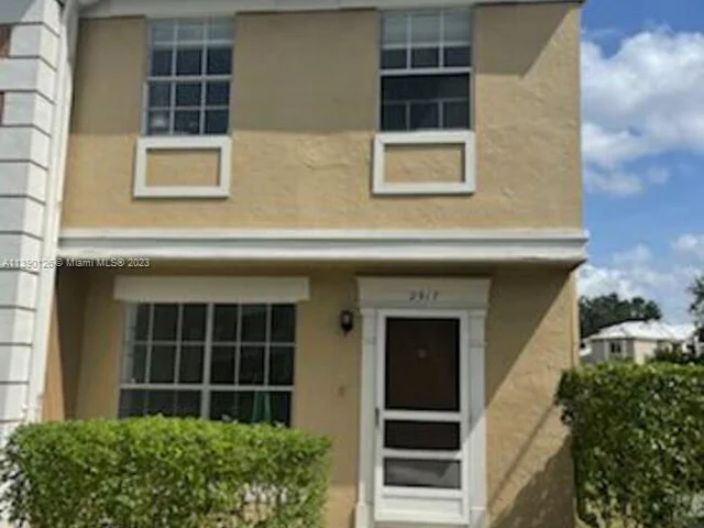 2917 Belmont Ln, Cooper City FL 33026