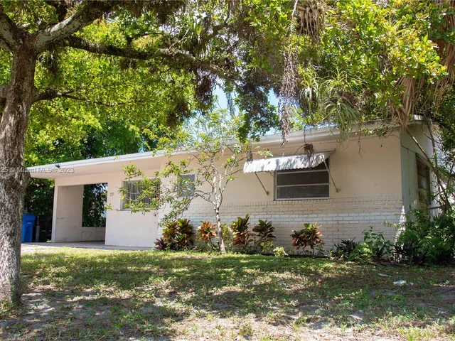 2731 SW 10th St, Fort Lauderdale FL 33312