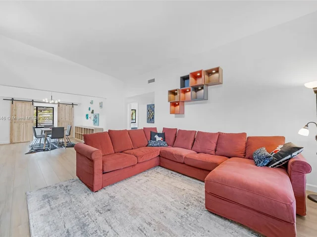 2631 Roosevelt St, Hollywood FL 33020