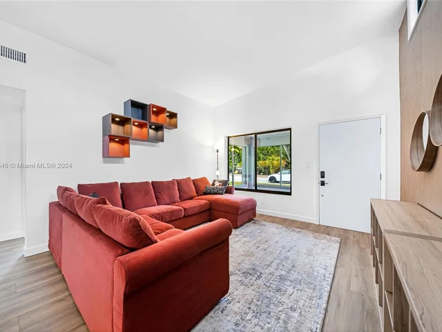 2631 Roosevelt St, Hollywood FL 33020