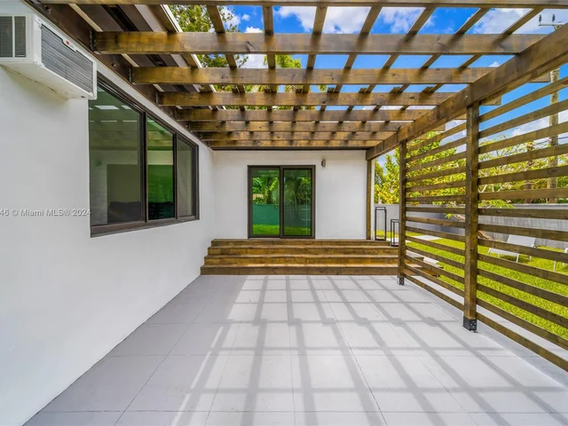 2631 Roosevelt St, Hollywood FL 33020