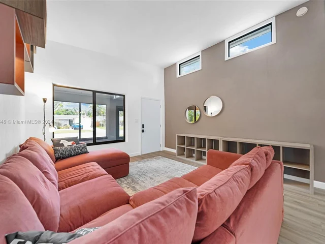 2631 Roosevelt St, Hollywood FL 33020