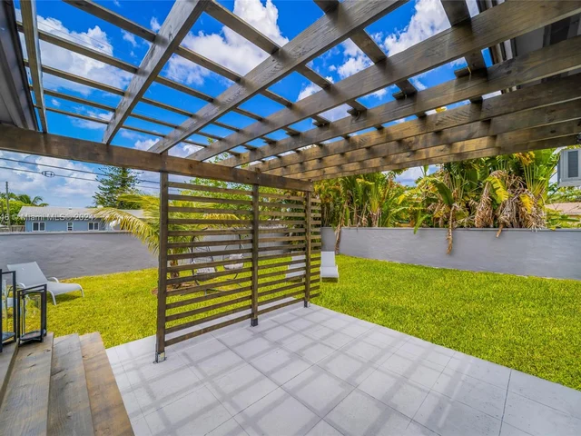 2631 Roosevelt St, Hollywood FL 33020