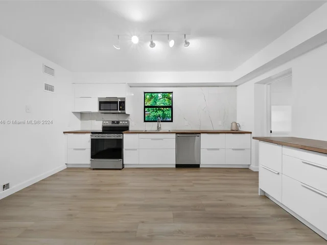 2631 Roosevelt St, Hollywood FL 33020