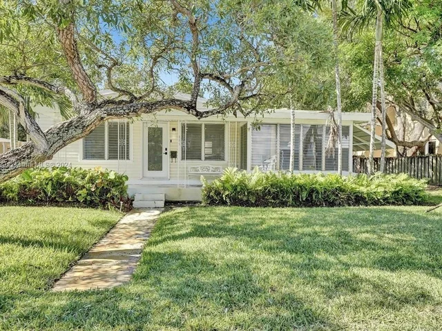 814 SE 14th St, Fort Lauderdale FL 33316