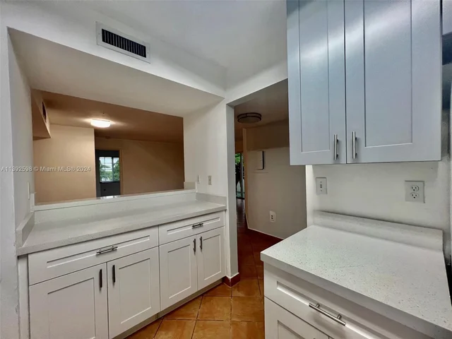 10755 SW 108 AV # 302, Kendall FL 33176