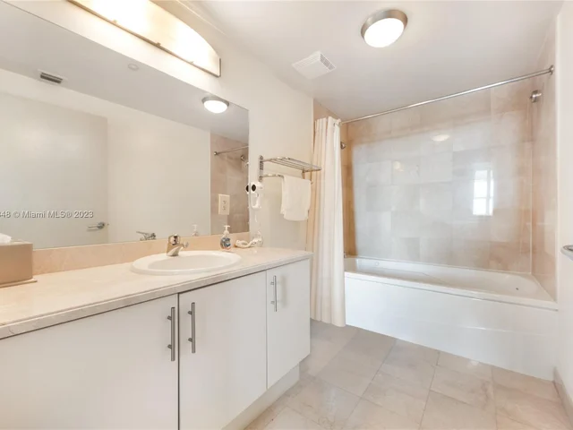 2889 Mcfarlane Rd # 1813, Miami FL 33133