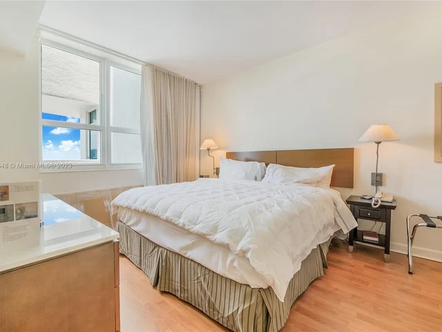 2889 Mcfarlane Rd # 1813, Miami FL 33133