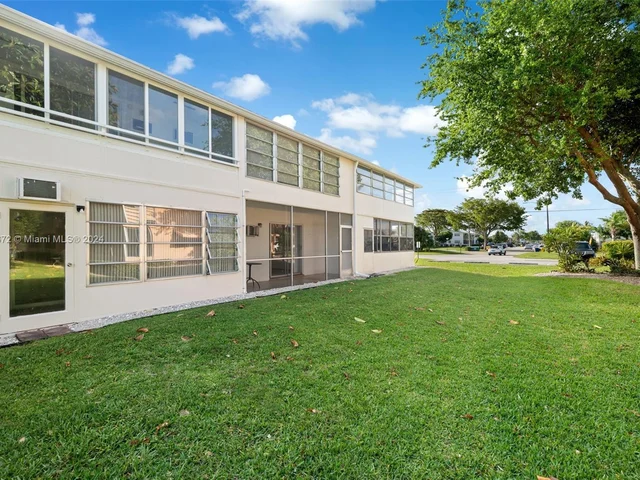 18 Hastings # B, West Palm Beach FL 33417