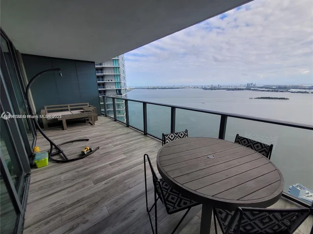 650 NE 32nd St # 3905, Miami FL 33137