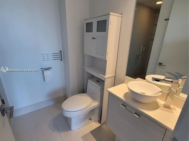 650 NE 32nd St # 3905, Miami FL 33137