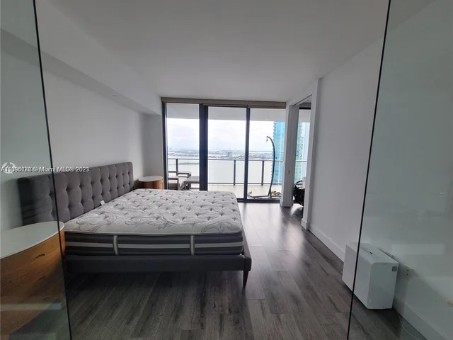 650 NE 32nd St # 3905, Miami FL 33137