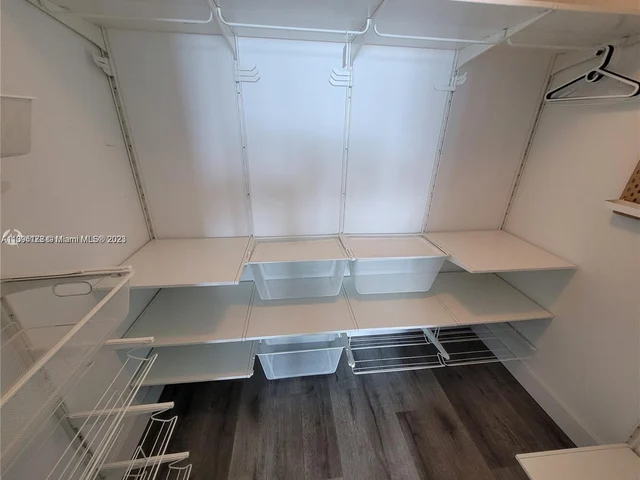 650 NE 32nd St # 3905, Miami FL 33137