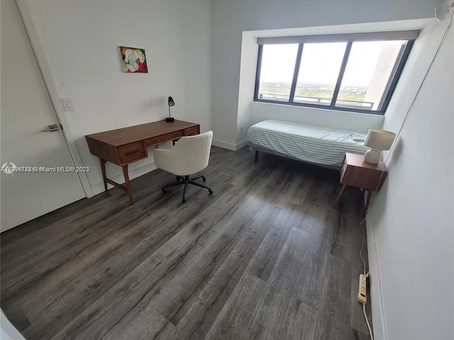 650 NE 32nd St # 3905, Miami FL 33137