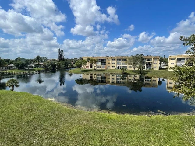 8345 Sunrise Lakes Blvd # 309, Sunrise FL 33322