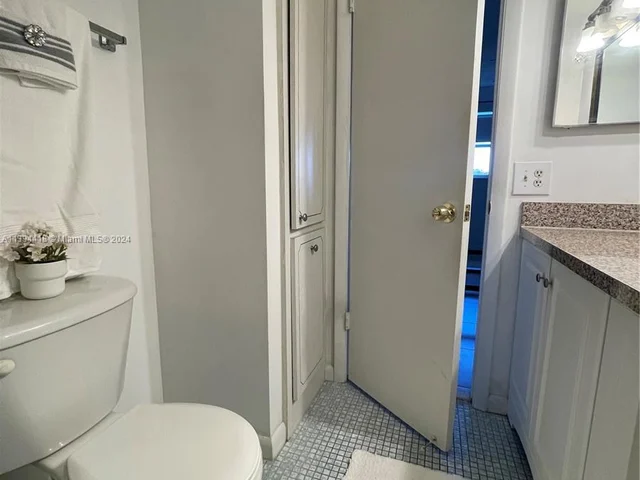 8345 Sunrise Lakes Blvd # 309, Sunrise FL 33322