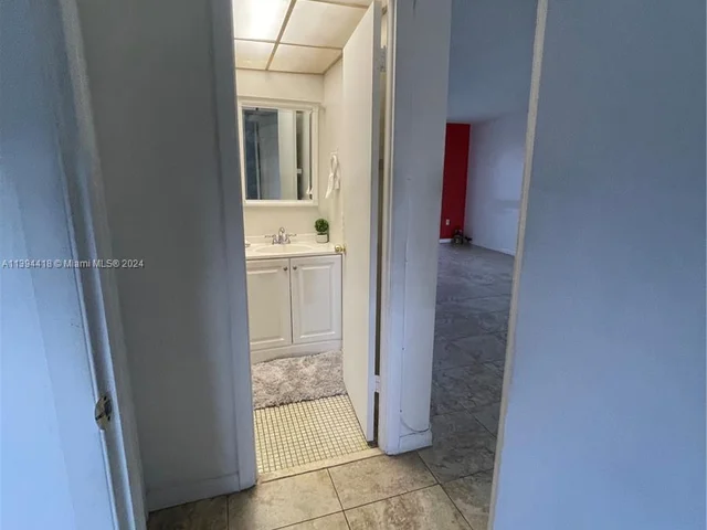 8345 Sunrise Lakes Blvd # 309, Sunrise FL 33322