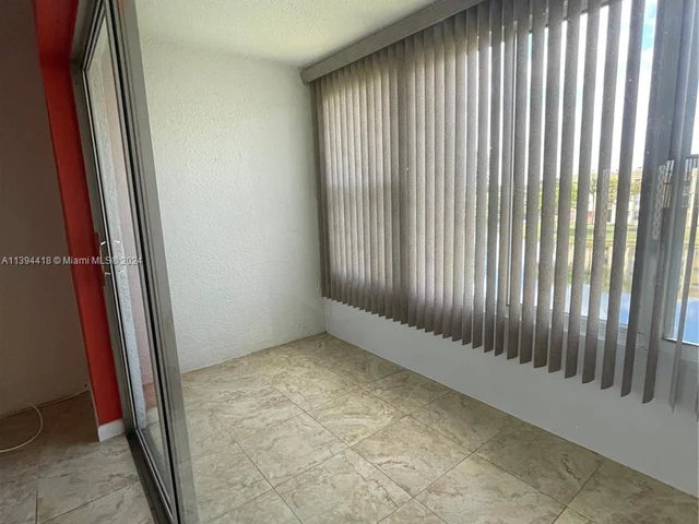 8345 Sunrise Lakes Blvd # 309, Sunrise FL 33322