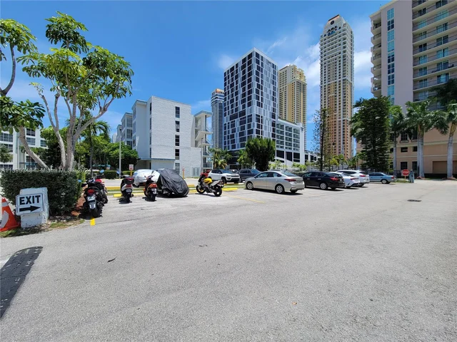 17570 Atlantic Blvd # 508, Sunny Isles Beach FL 33160