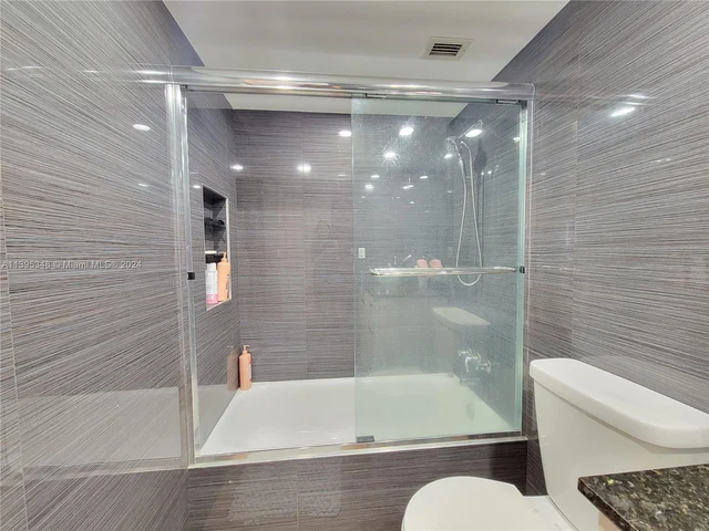 17570 Atlantic Blvd # 508, Sunny Isles Beach FL 33160