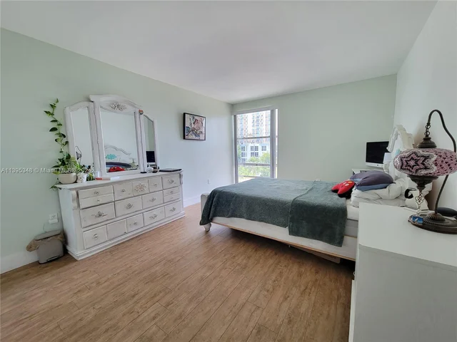 17570 Atlantic Blvd # 508, Sunny Isles Beach FL 33160