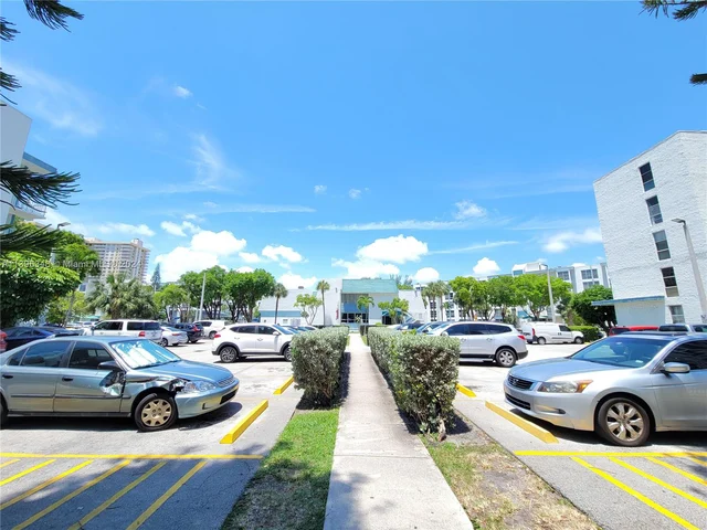 17570 Atlantic Blvd # 508, Sunny Isles Beach FL 33160