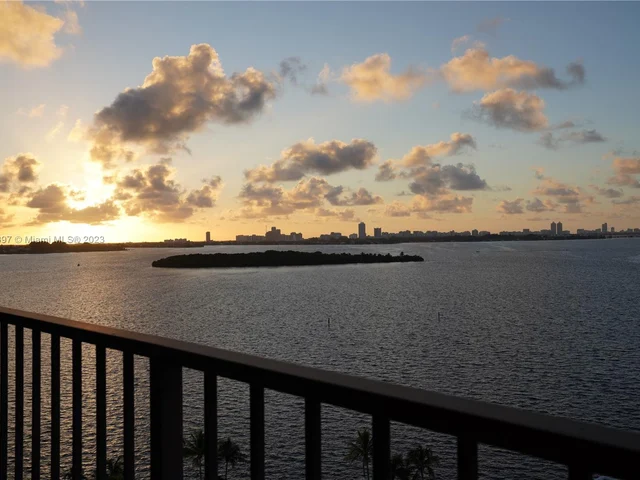1800 NE 114th St # 1006, Miami FL 33181