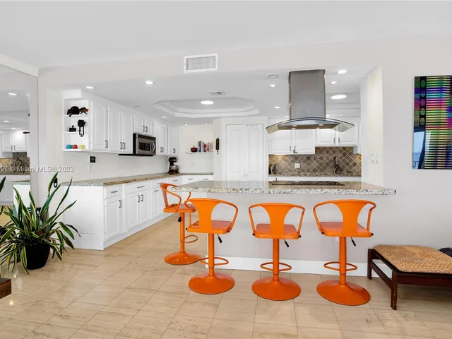 1800 NE 114th St # 1006, Miami FL 33181