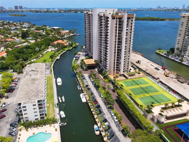 1800 NE 114th St # 1006, Miami FL 33181