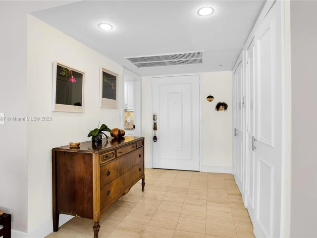 1800 NE 114th St # 1006, Miami FL 33181