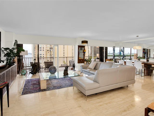 1800 NE 114th St # 1006, Miami FL 33181