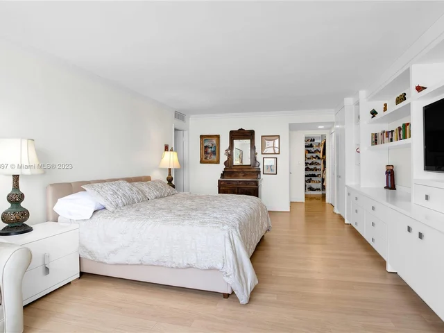 1800 NE 114th St # 1006, Miami FL 33181