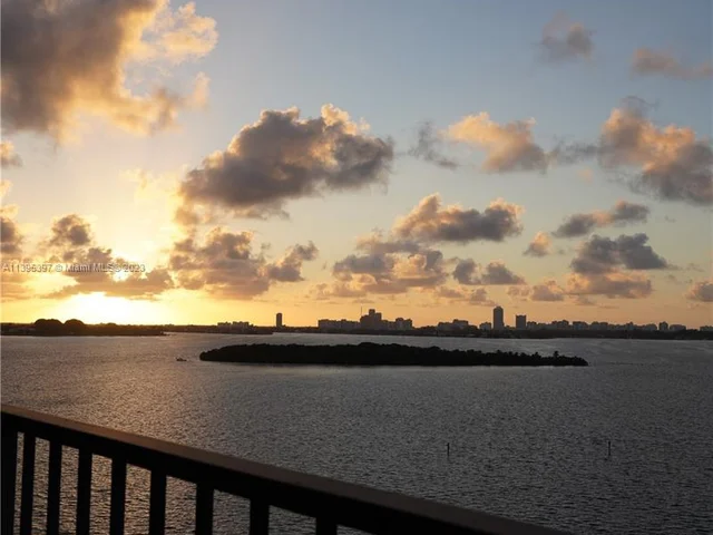 1800 NE 114th St # 1006, Miami FL 33181