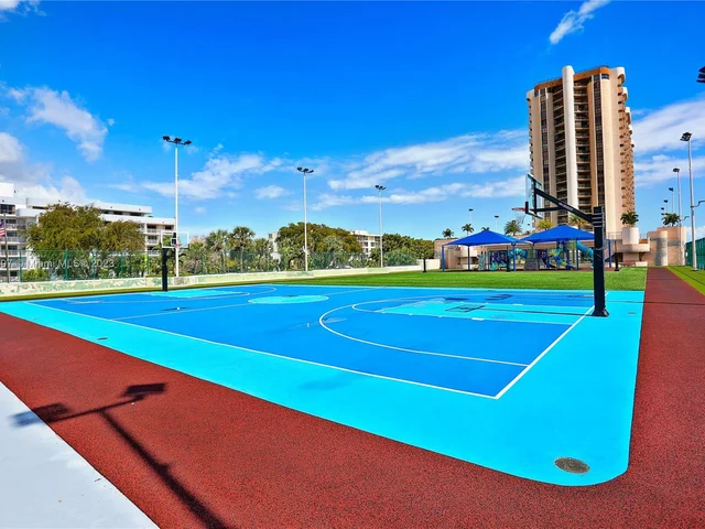 1800 NE 114th St # 1006, Miami FL 33181