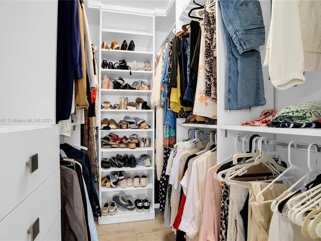 1800 NE 114th St # 1006, Miami FL 33181